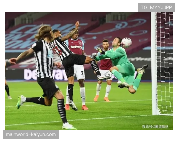 狼队保级路上战术调整见效 三中卫体系稳固防守基础